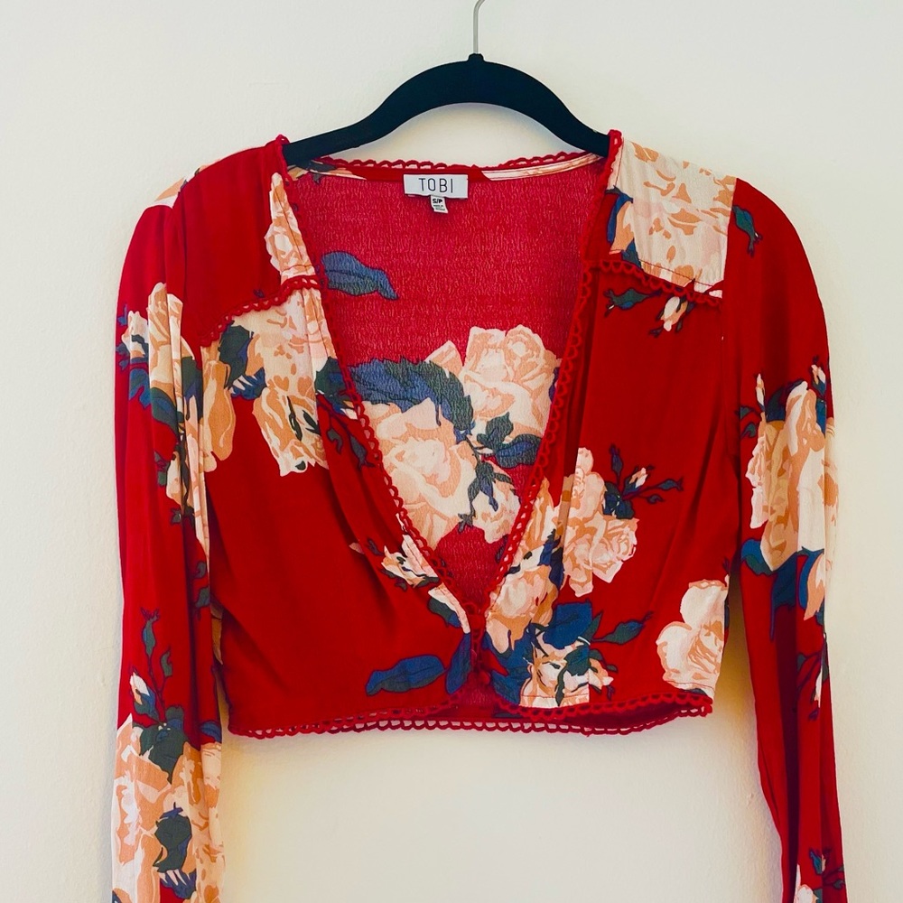 Tobi red floral cropped blouse